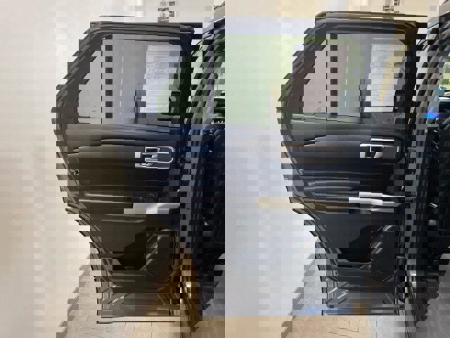 Certified 2021 Ford Explorer XLT w/ Equipment Group 202A image 10