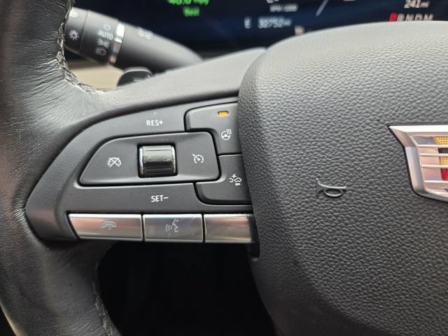 Used 2024 Cadillac XT4 Luxury w/ Cold Weather Package FWD image 30