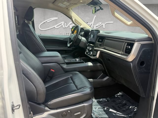 Certified 2024 Ford Expedition XLT RWD image 25