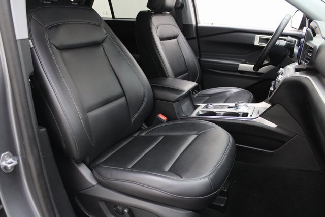 Certified 2023 Ford Explorer XLT w/ Equipment Group 202A image 8