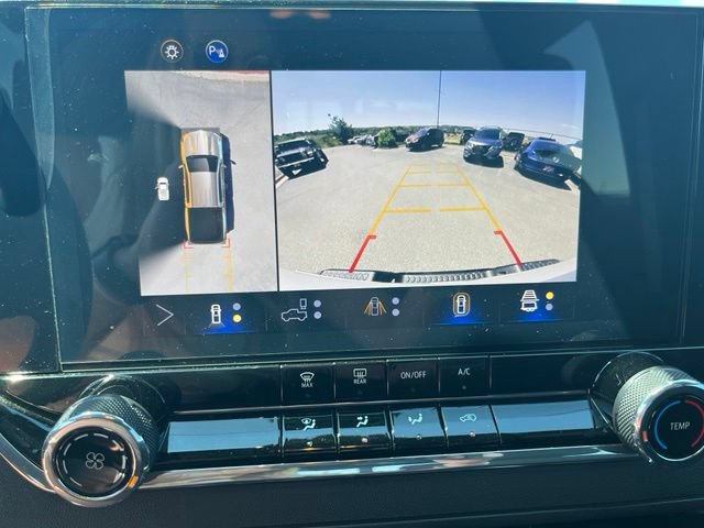 Used 2024 Chevrolet Colorado Trail Boss w/ Technology Package AWD/4WD image 37