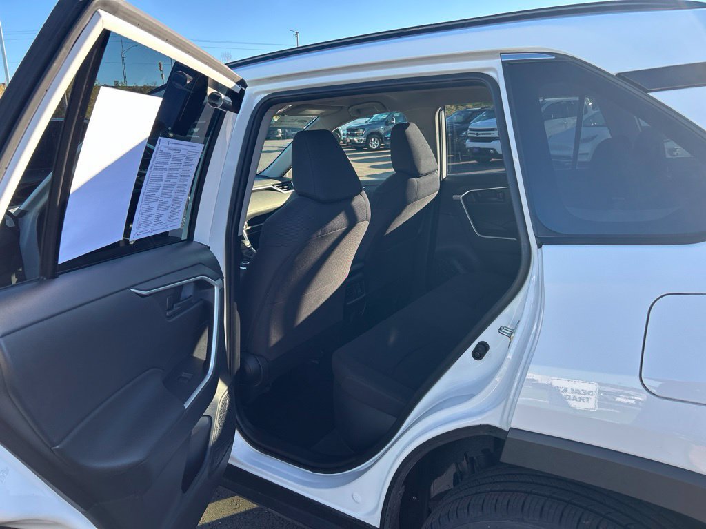 Used 2025 Toyota RAV4 LE AWD/4WD image 18