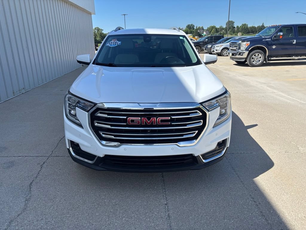 Used 2023 GMC Terrain SLT w/ Tech Package AWD/4WD image 2