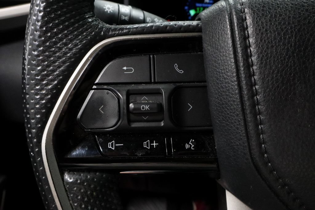 Used 2024 Toyota Tundra Limited AWD/4WD image 26