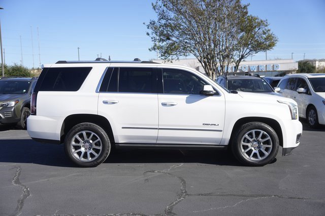 Used 2018 GMC Yukon Denali image 2