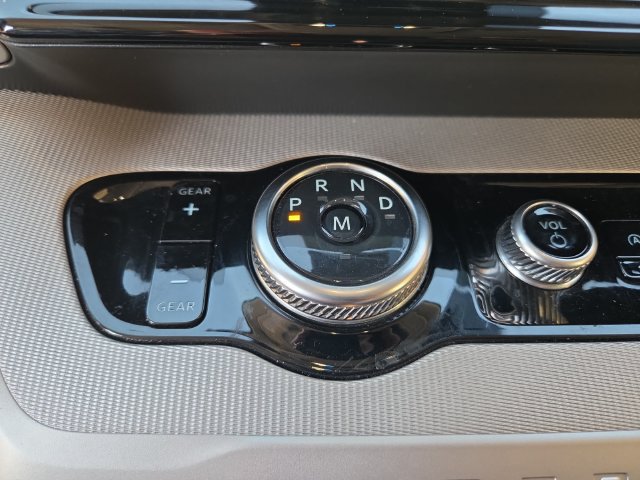 Certified 2025 Ford Expedition Active AWD/4WD image 18