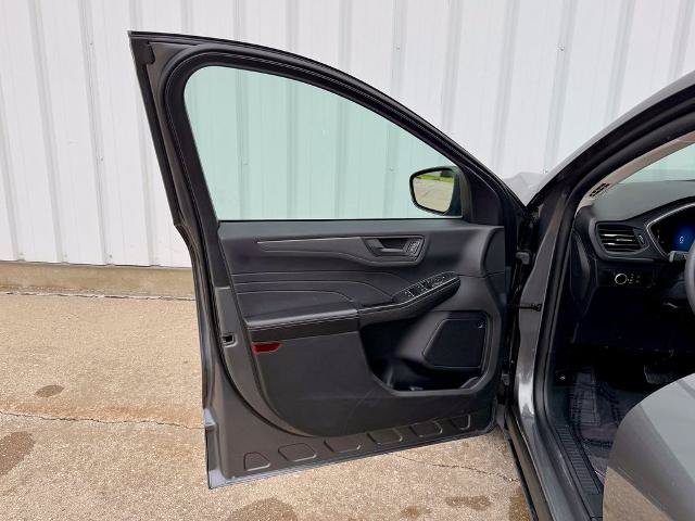 Certified 2025 Ford Escape Active AWD/4WD image 14