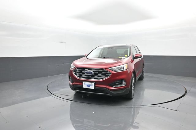Certified 2019 Ford Edge Titanium w/ Cold Weather Package AWD/4WD image 4