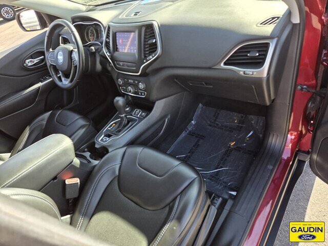 Used 2019 Jeep Cherokee Latitude Plus w/ Trailer Tow Group AWD/4WD image 17