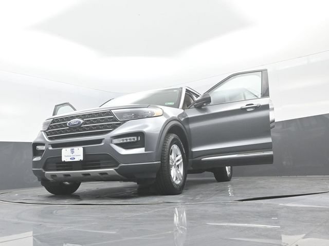 Certified 2023 Ford Explorer XLT w/ Equipment Group 202A AWD/4WD image 32