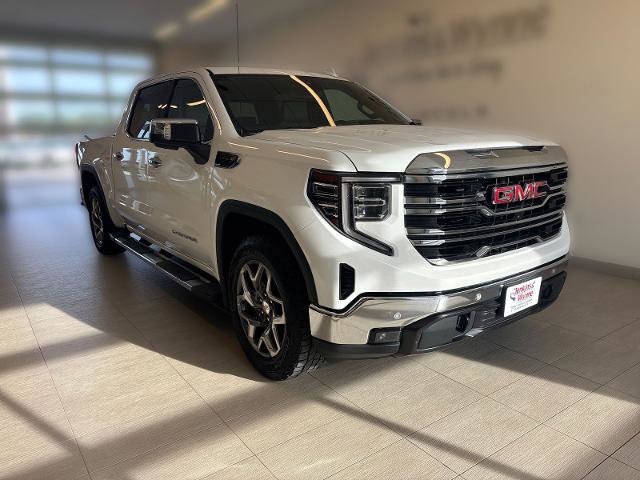 Used 2022 GMC Sierra 1500 SLT w/ SLT Premium Plus Package AWD/4WD image 4