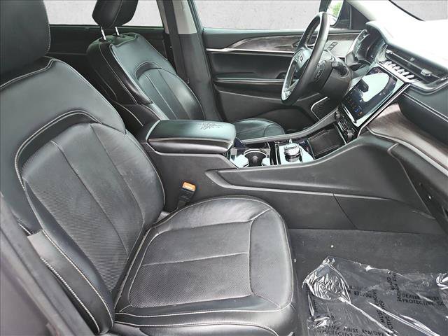 Used 2022 Jeep Grand Cherokee L Limited w/ Luxury Tech Group II AWD/4WD image 23