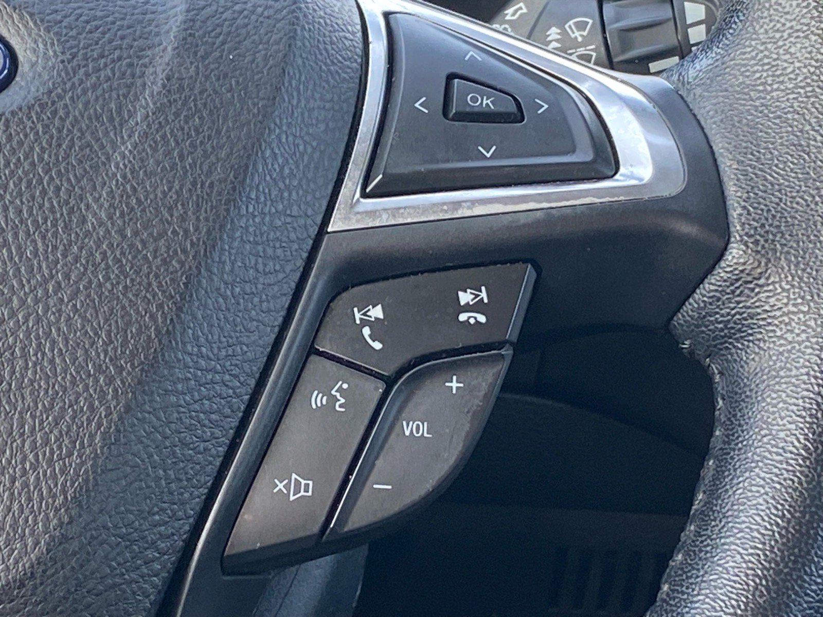 Certified 2022 Ford Edge SEL w/ Convenience Package image 9