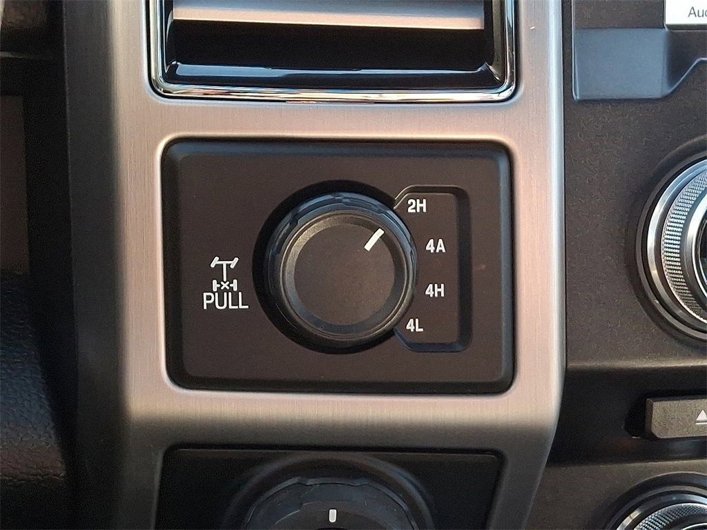 Certified 2018 Ford F150 Platinum w/ Equipment Group 701A Luxury image 28