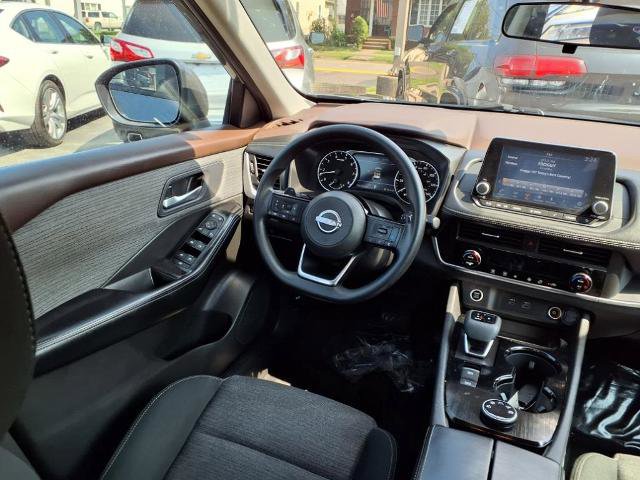 Used 2023 Nissan Rogue SV image 13
