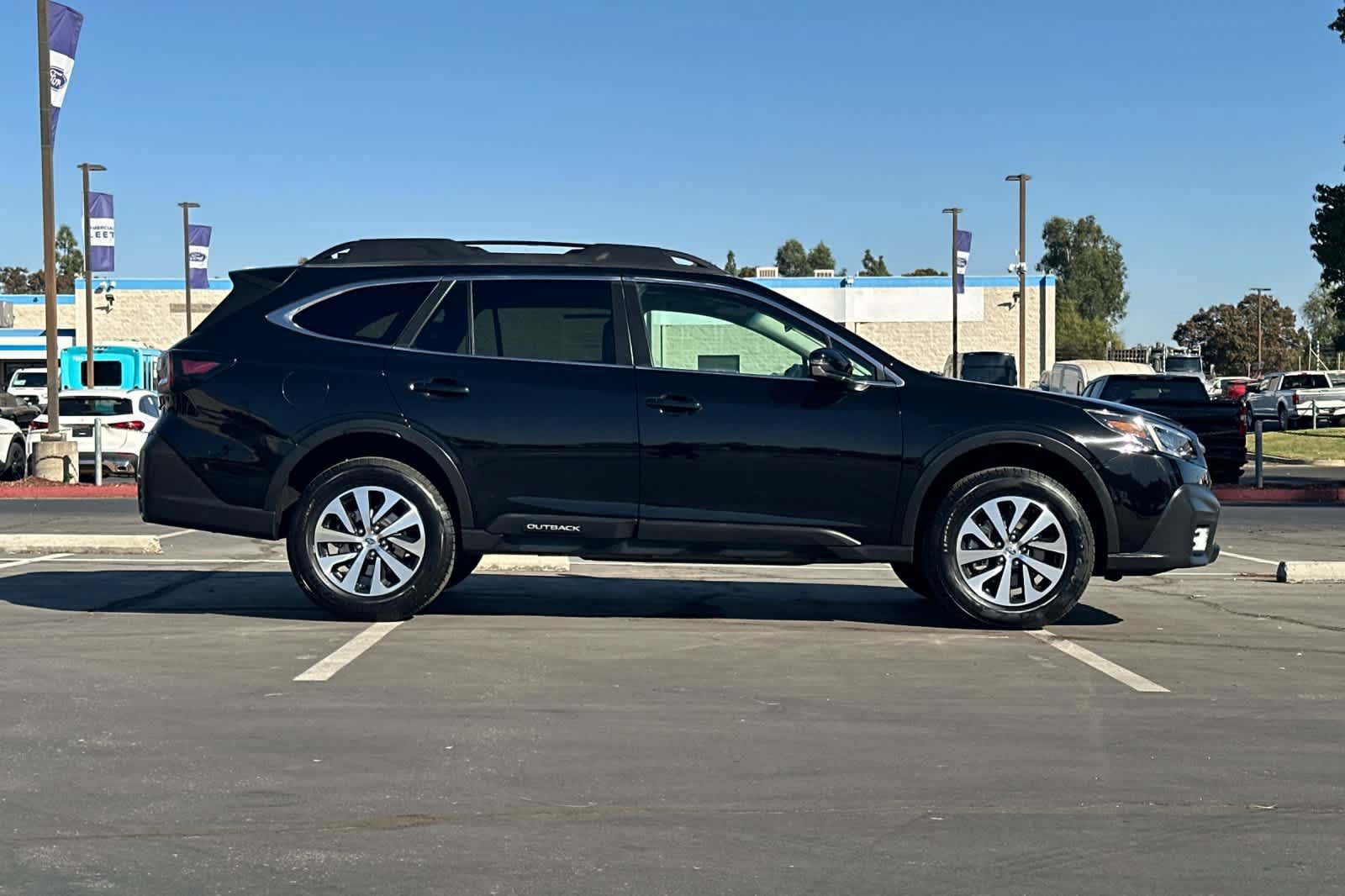 Used 2022 Subaru Outback Premium AWD/4WD image 9