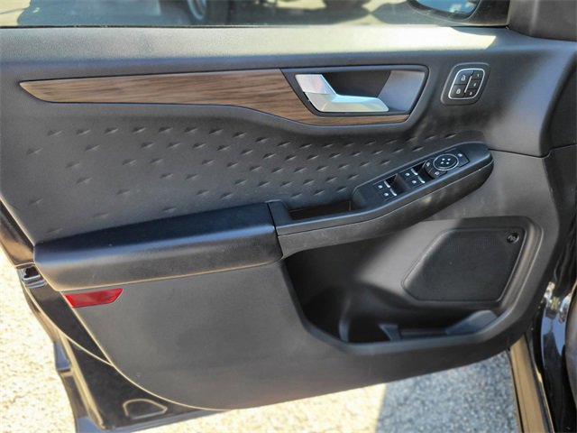 Certified 2020 Ford Escape Titanium image 15