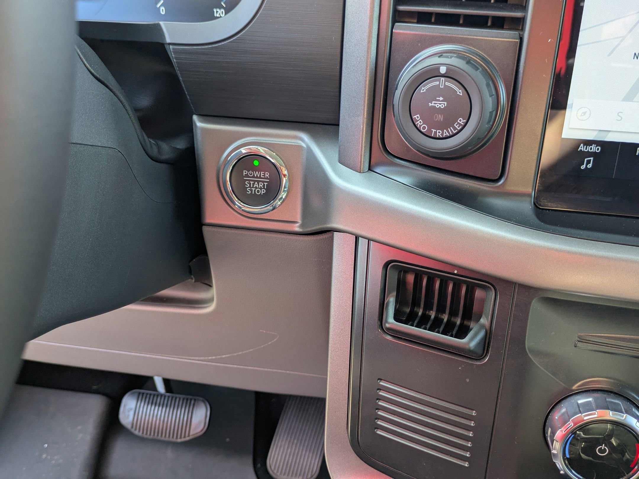 Certified 2025 Ford F150 Lightning XLT image 27