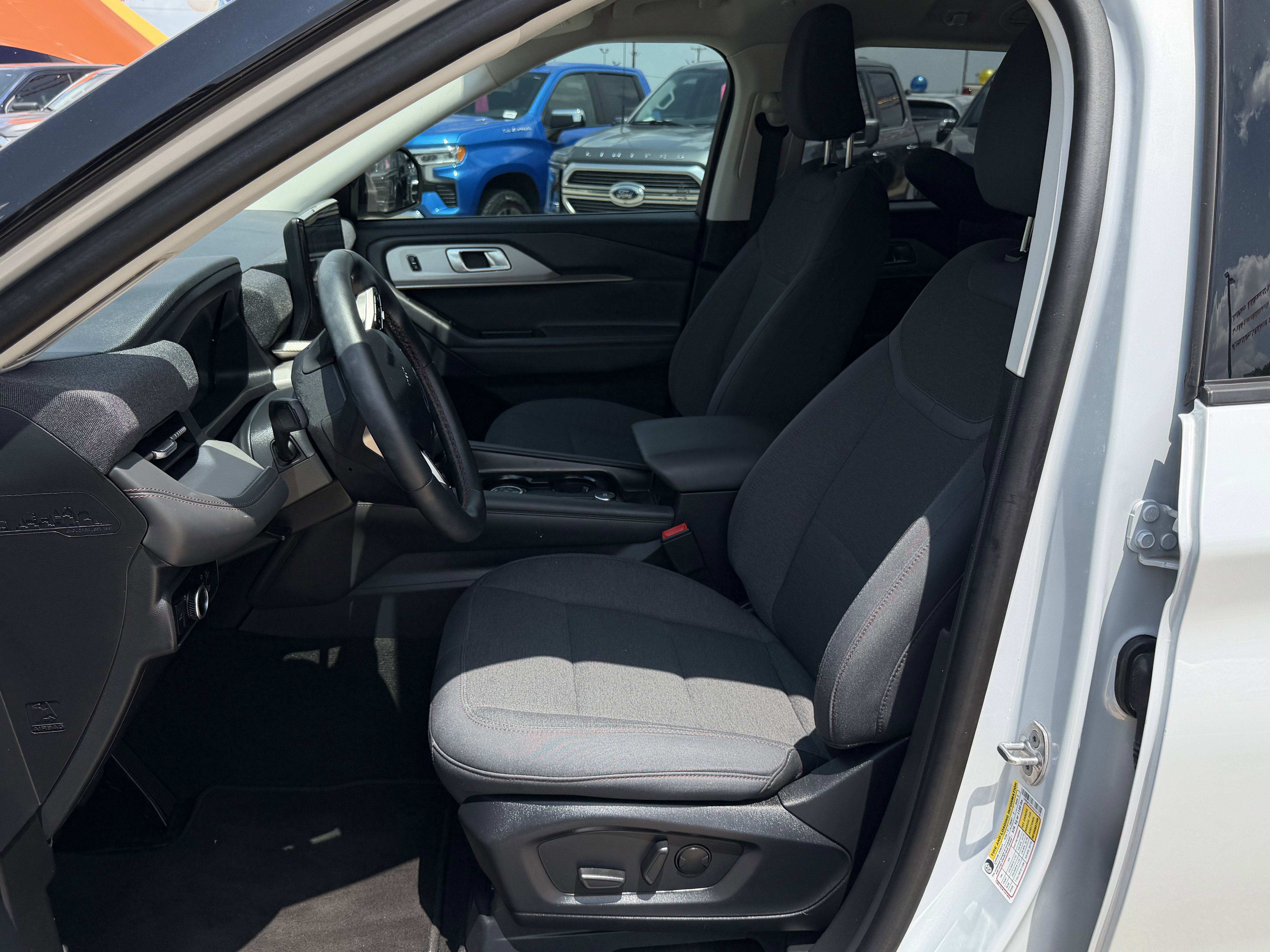 Certified 2025 Ford Explorer Active RWD image 16
