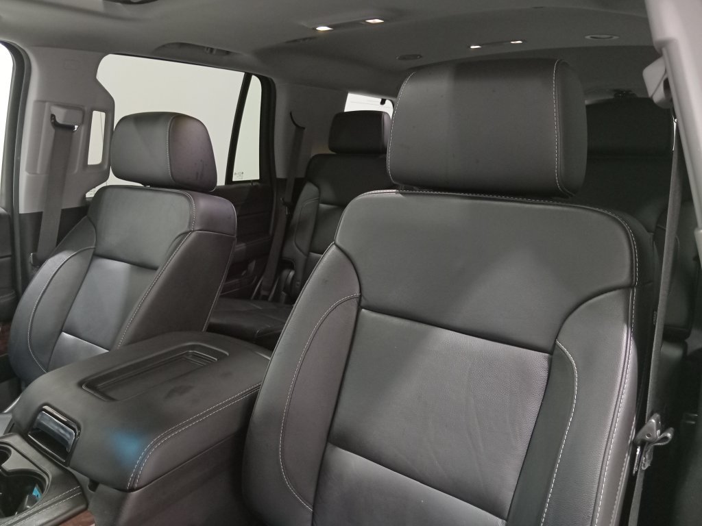 Used 2019 Chevrolet Tahoe LT w/ Luxury Package AWD/4WD image 18