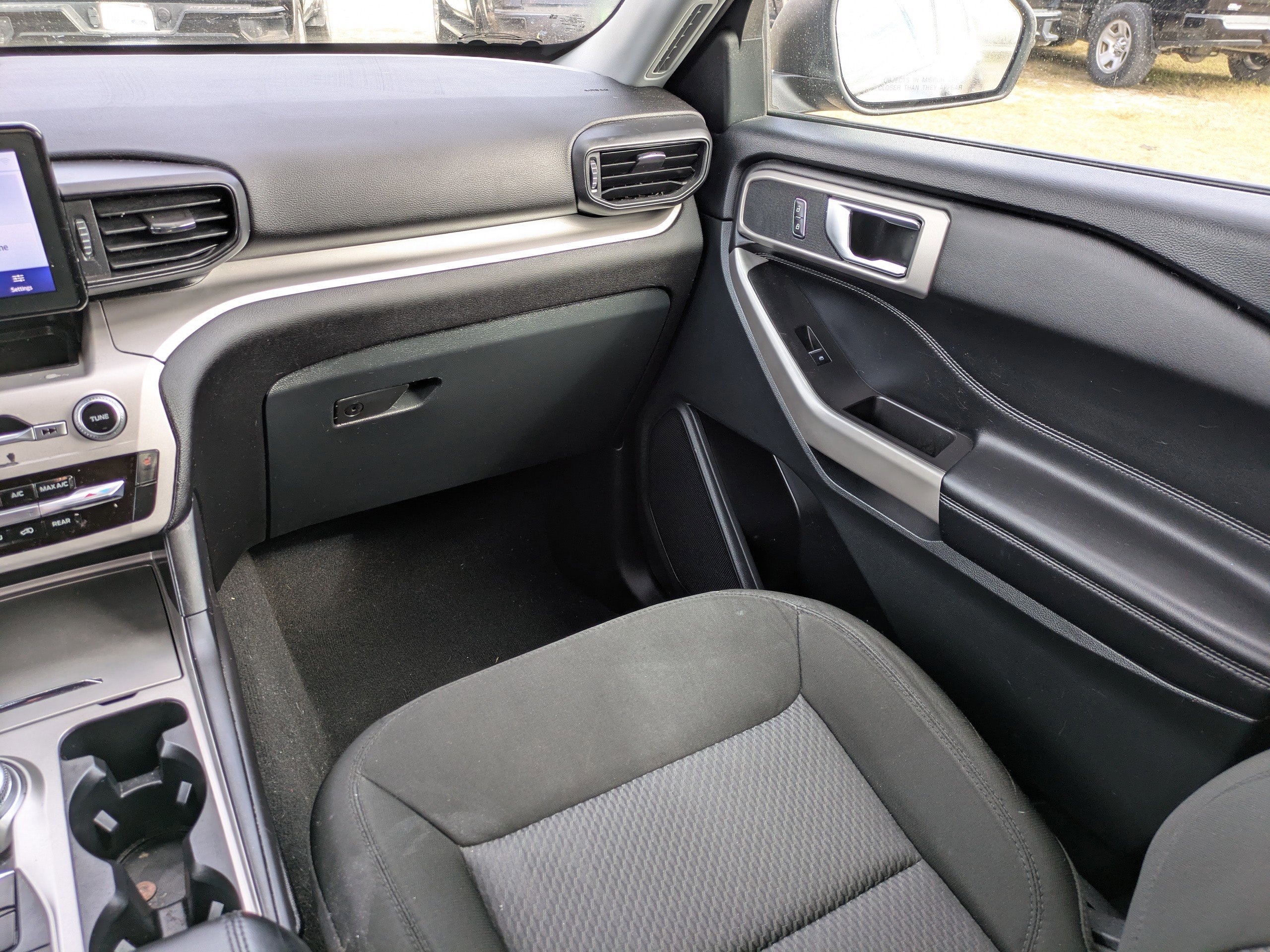 Certified 2024 Ford Explorer XLT AWD/4WD image 16