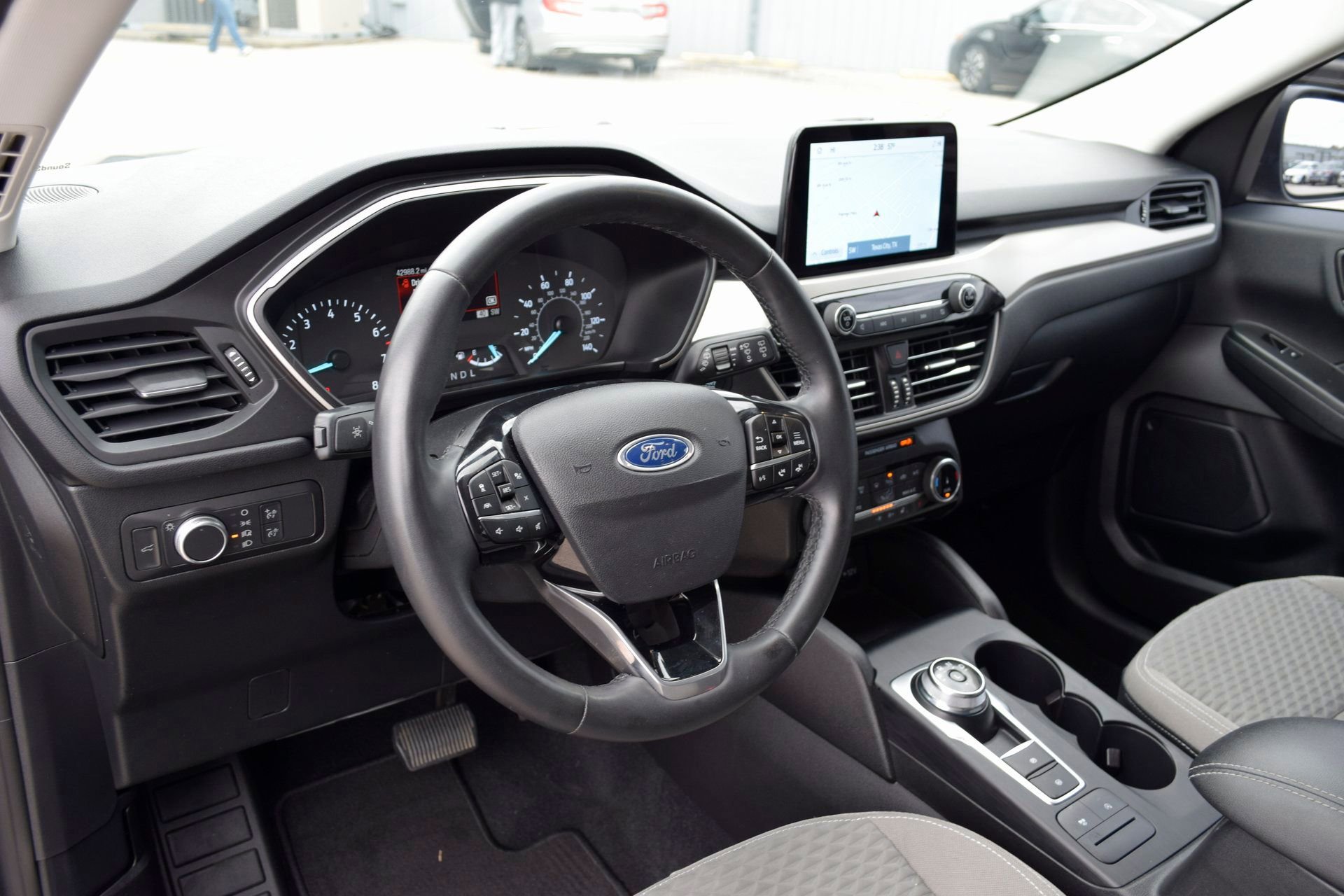 Certified 2022 Ford Escape SE w/ SE Sport Appearance Package image 18