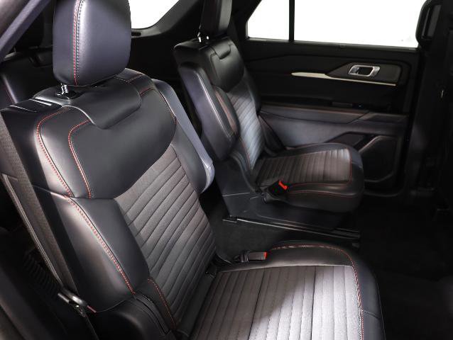 Certified 2025 Ford Explorer ST-Line w/ Premium Package AWD/4WD image 9