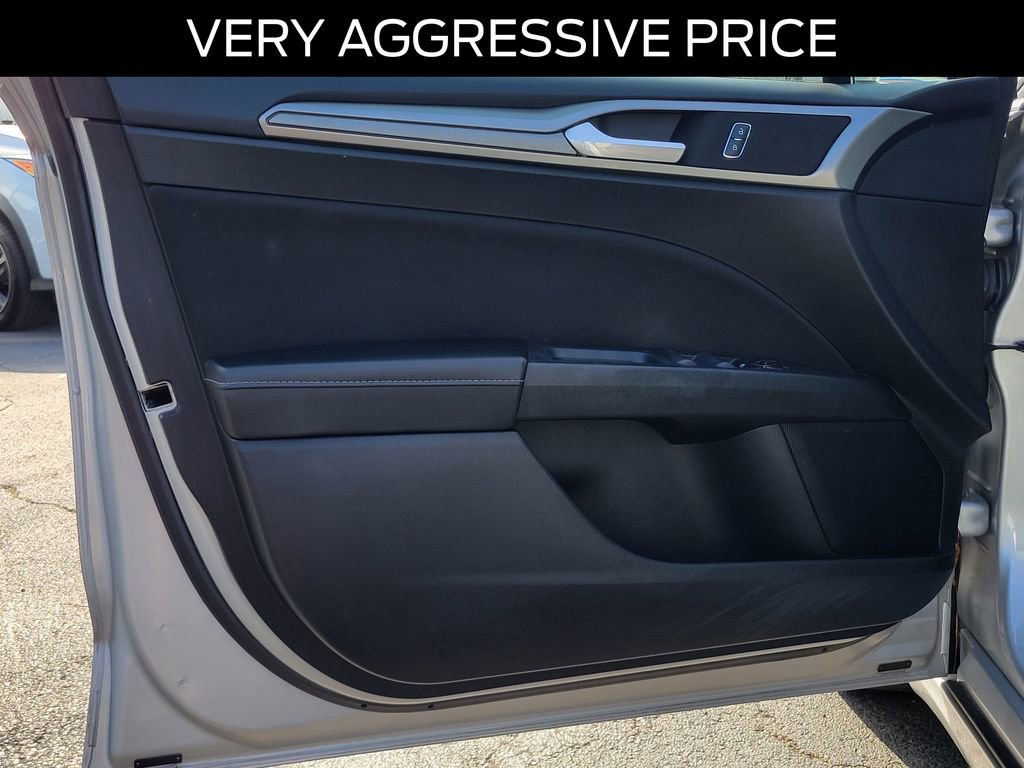 Certified 2018 Ford Fusion SE image 16