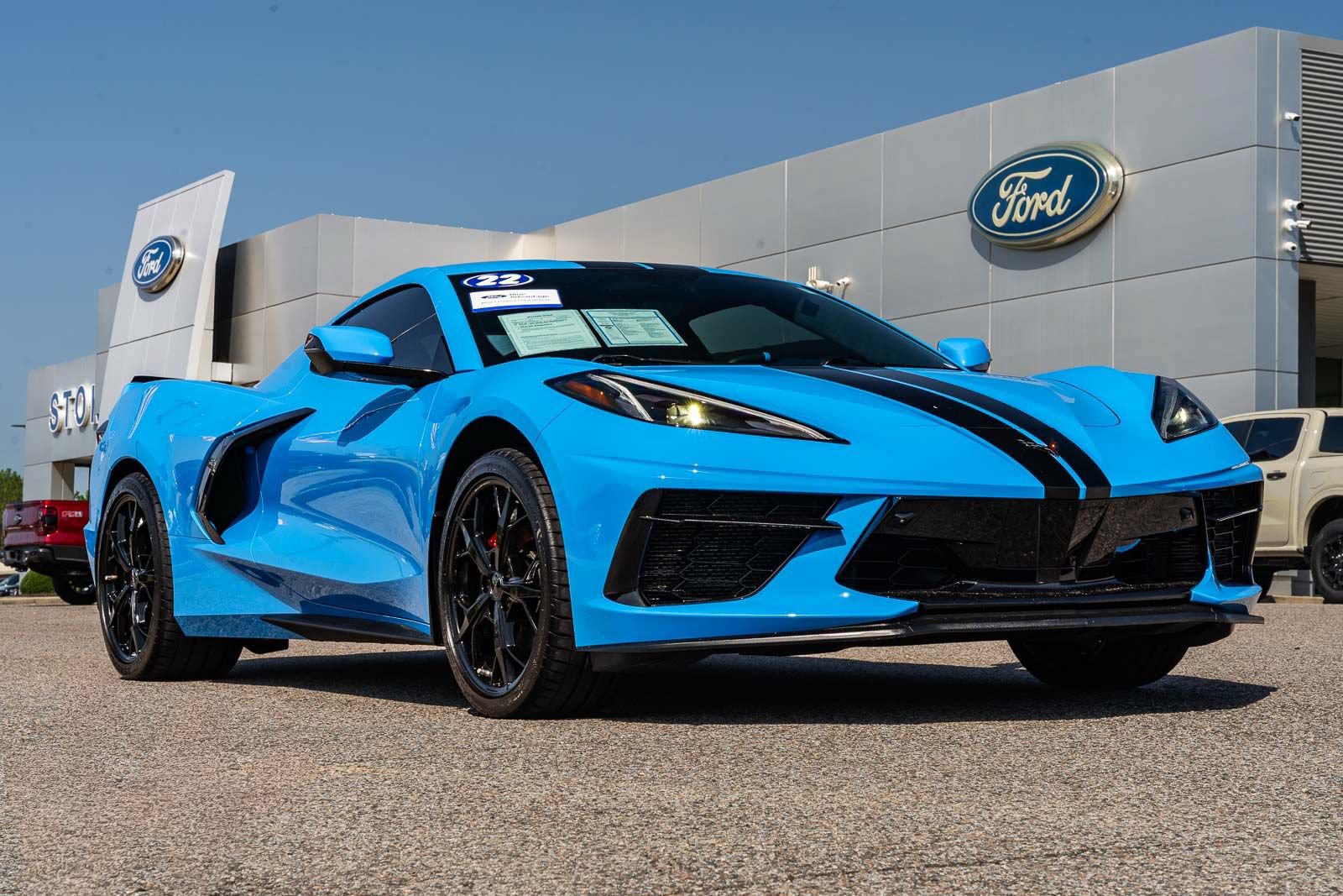 Used 2022 Chevrolet Corvette Stingray Premium Cpe w/ Z51 Performance Package RWD image 1