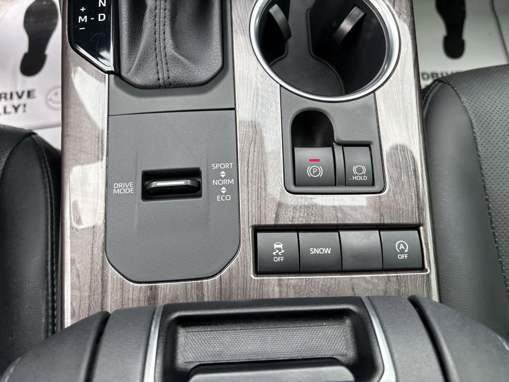 Used 2020 Toyota Highlander Limited image 30