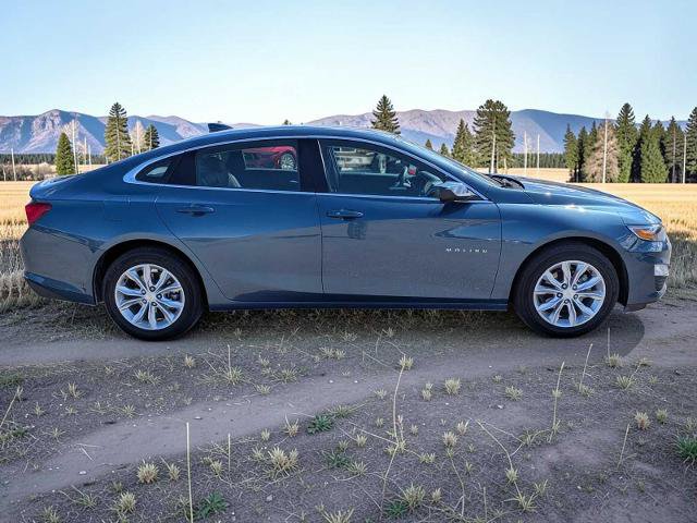 Used 2025 Chevrolet Malibu LT FWD image 7