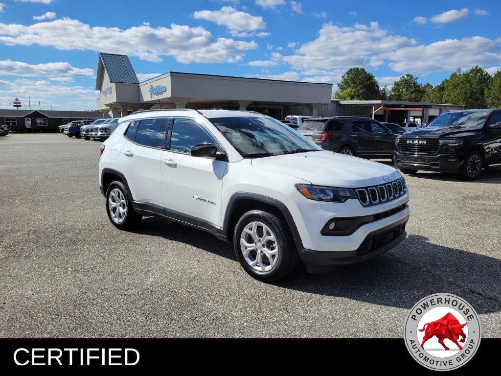 Used 2024 Jeep Compass Latitude AWD/4WD image 9