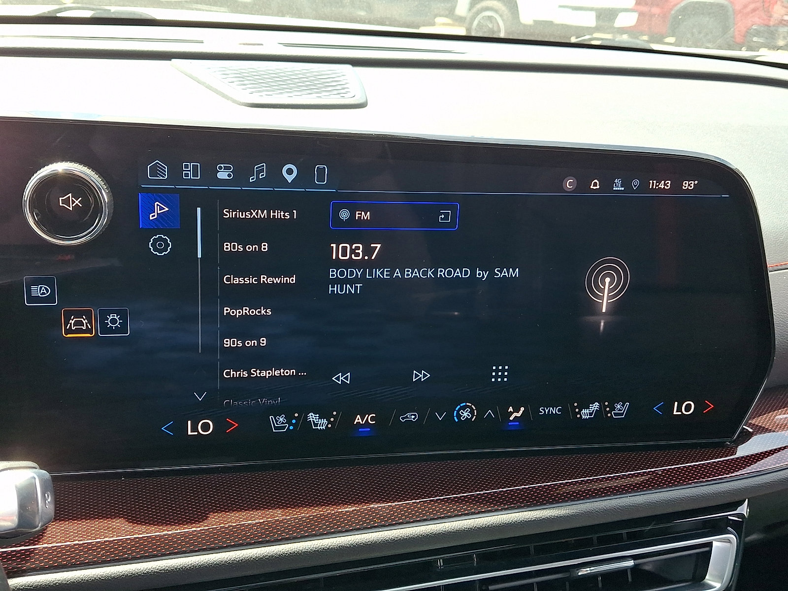 Used 2024 Chevrolet Traverse RS AWD/4WD image 24