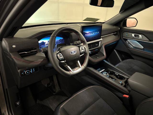 Certified 2025 Ford Explorer ST AWD/4WD image 5