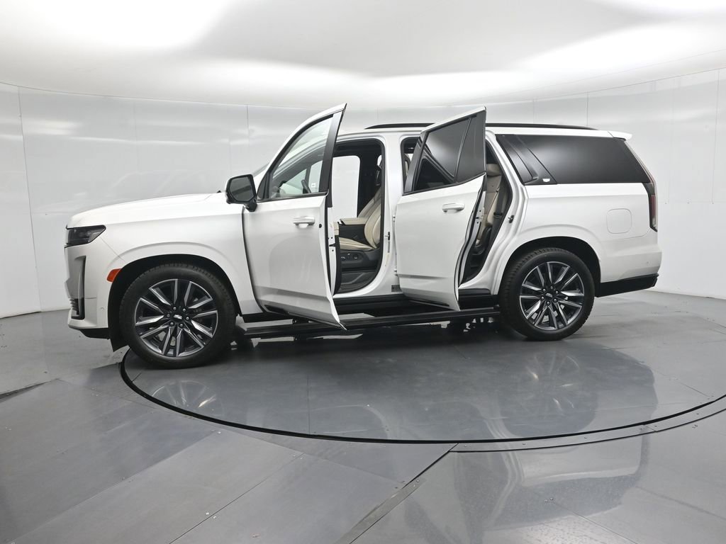 Used 2022 Cadillac Escalade Sport w/ Touring Package AWD/4WD image 39