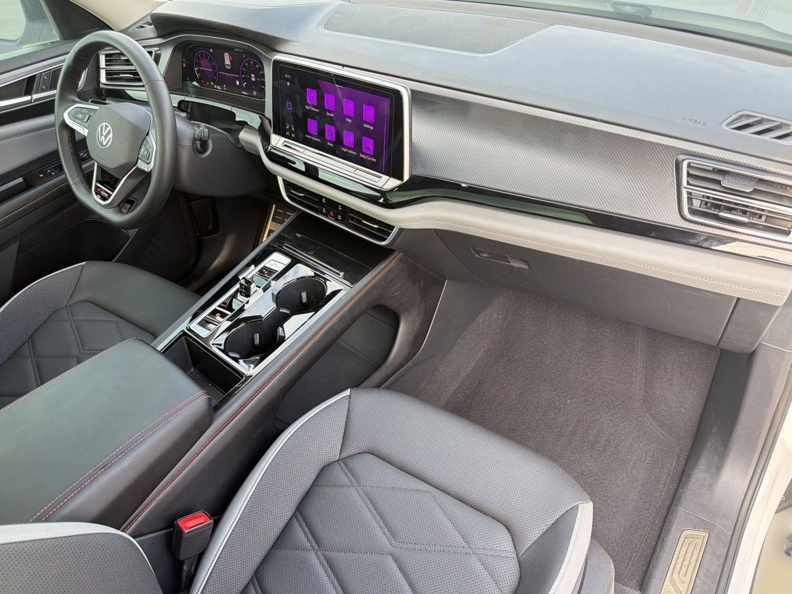 Used 2024 Volkswagen Atlas Peak Edition SEL AWD/4WD image 25
