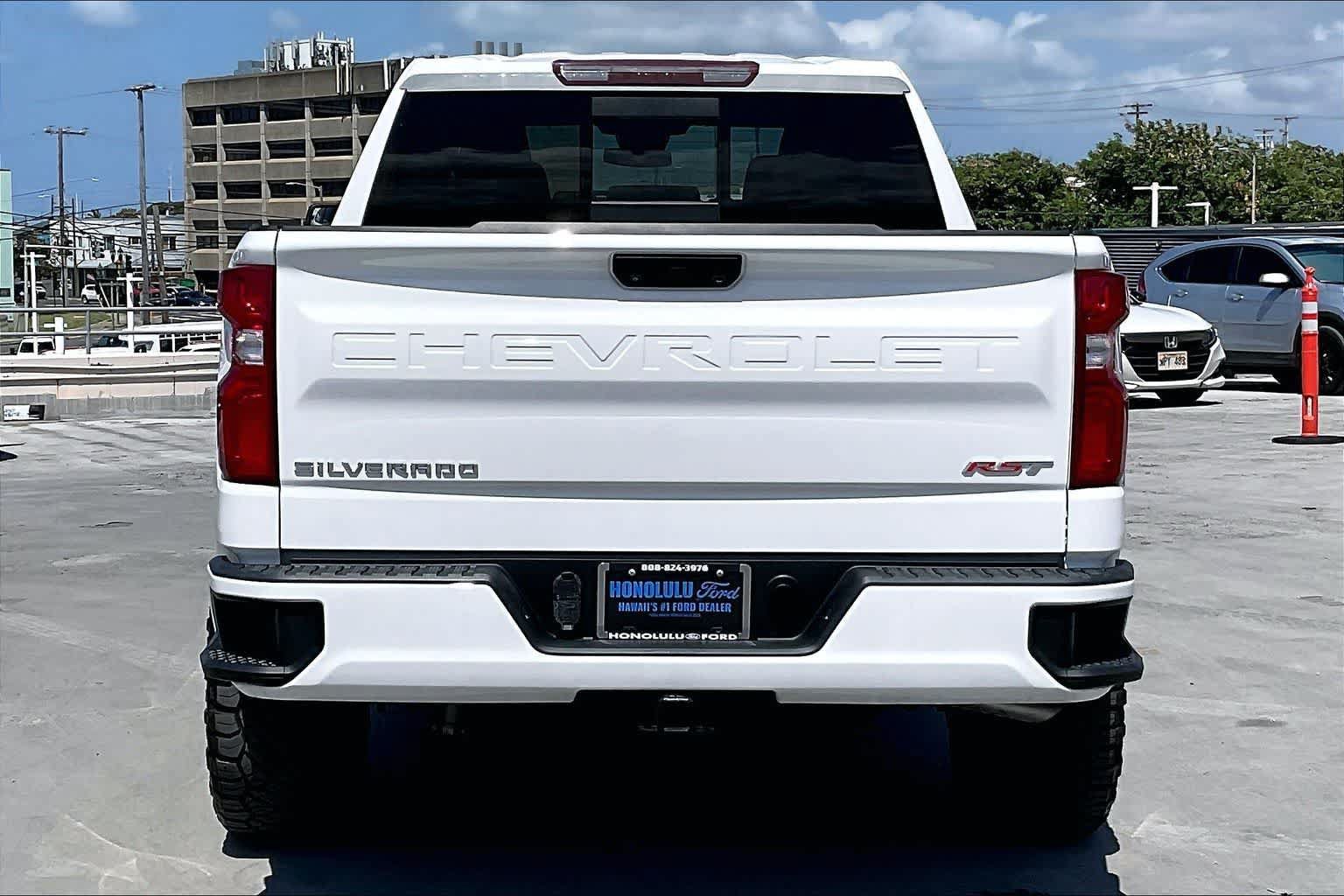 Used 2024 Chevrolet Silverado 1500 RST w/ Convenience Package II RWD image 5