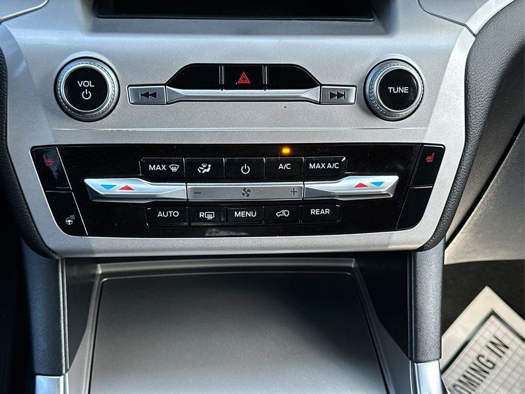 Certified 2022 Ford Explorer XLT w/ Equipment Group 202A image 24