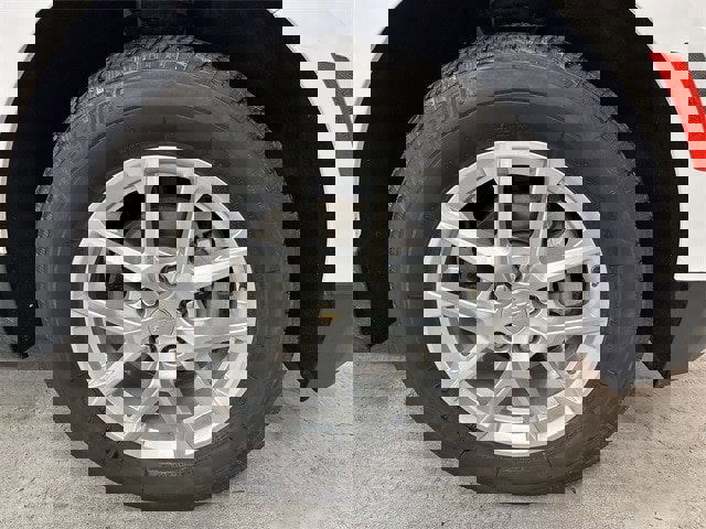 Used 2024 Chevrolet Equinox LT image 2