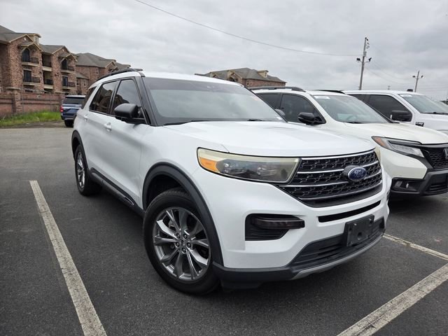 Certified 2020 Ford Explorer XLT w/ Equipment Group 202A AWD/4WD image 2