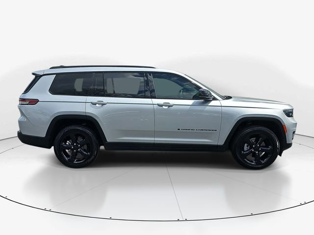Used 2024 Jeep Grand Cherokee L Altitude AWD/4WD image 3