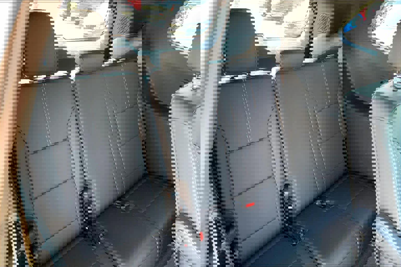 Used 2024 GMC Acadia Elevation image 18