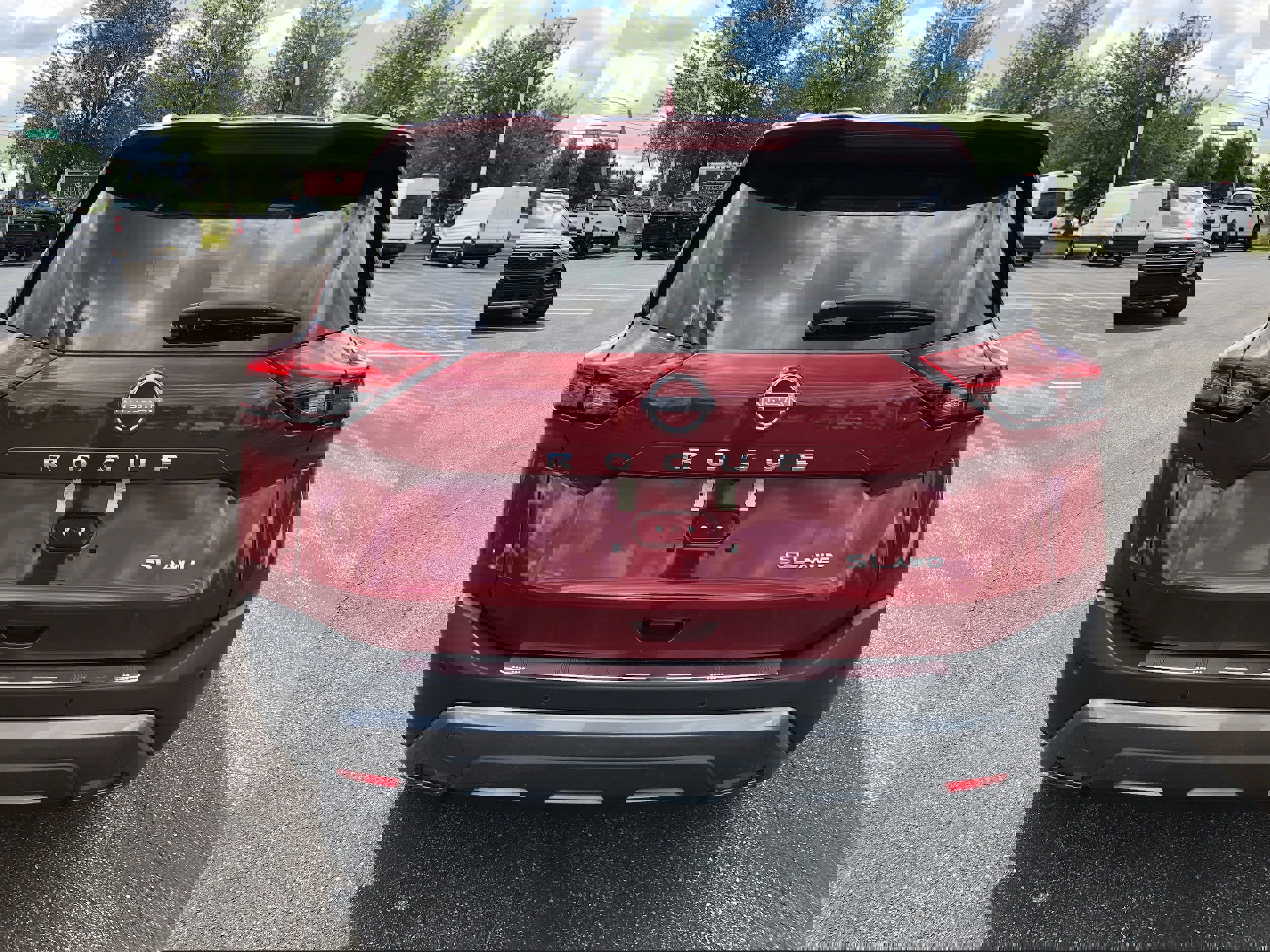 Used 2022 Nissan Rogue SL w/ SL Premium Package image 3