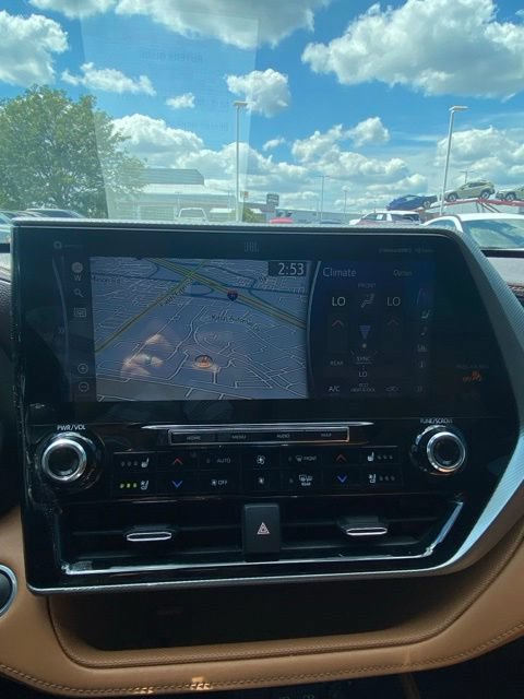 Used 2021 Toyota Highlander Platinum AWD/4WD image 8