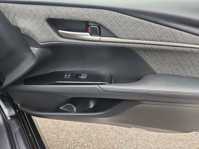 Used 2025 Toyota Camry XLE AWD/4WD image 34