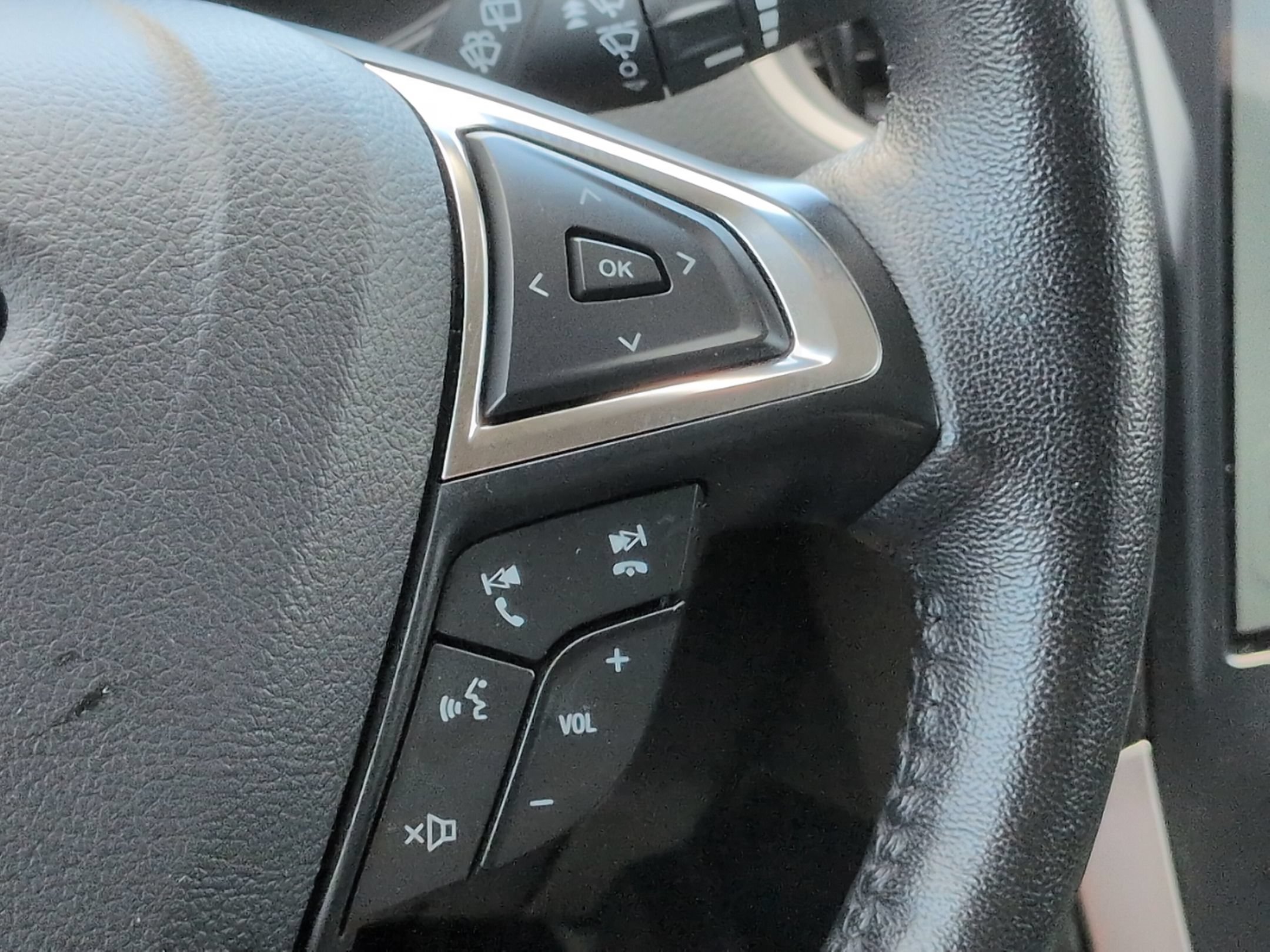 Certified 2024 Ford Edge SEL AWD/4WD image 19