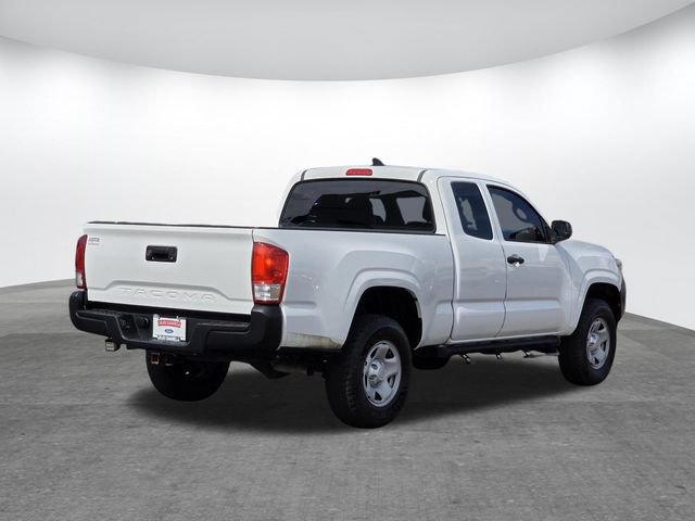 Used 2017 Toyota Tacoma SR RWD image 4