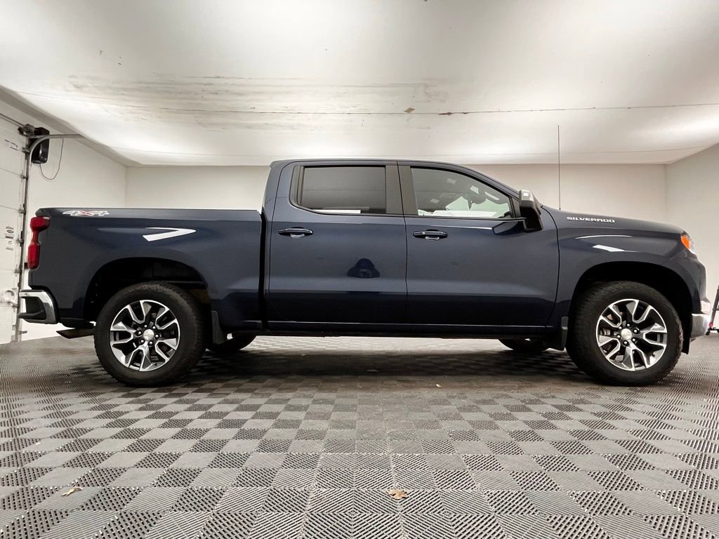 Used 2023 Chevrolet Silverado 1500 LT AWD/4WD image 7