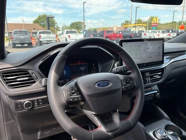Certified 2023 Ford Escape ST-Line w/ Tech Pack #1 AWD/4WD image 13