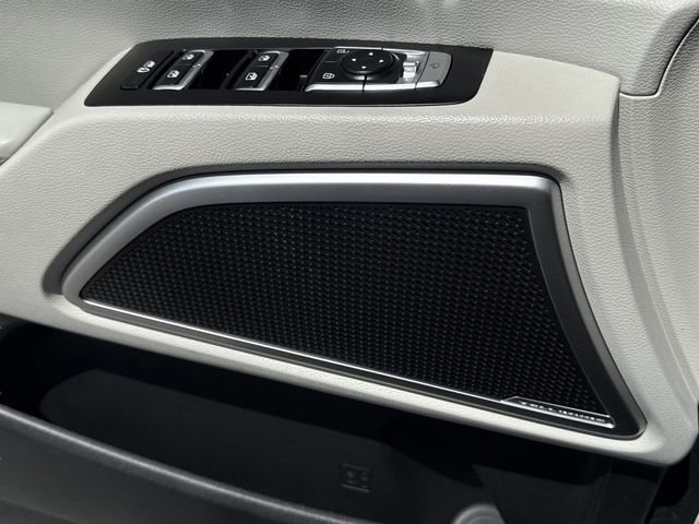 Used 2024 Kia Telluride EX w/ EX Captain's Chair Package FWD image 33